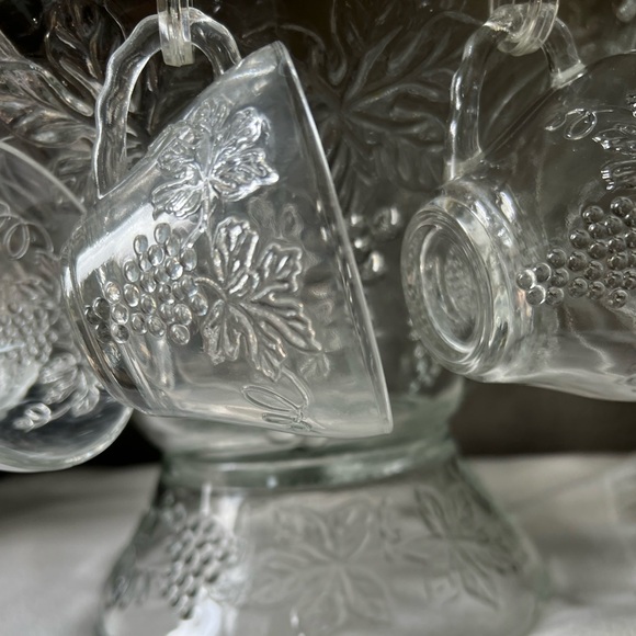 vintage Anchor Hocking "Harvest Grape" or "Vintage Clear" pattern. - Picture 10 of 15